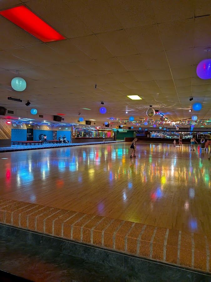 EDGEWOOD SKATE ARENA