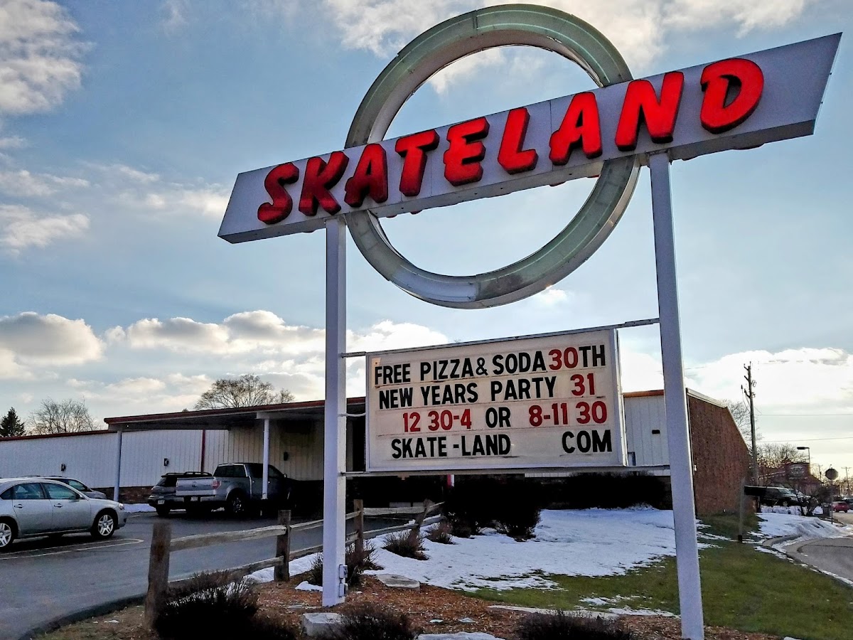 Incredi-Roll Skate & Family Fun Center