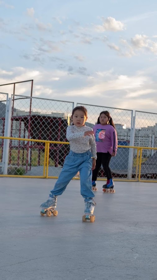 Smoky City - Ulaanbaatar Roller Skates