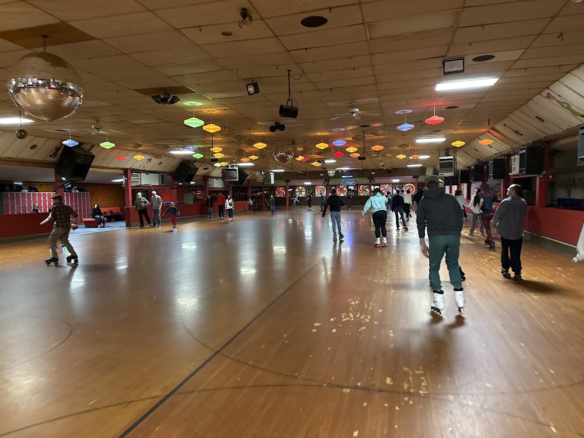 Springfield Lake Roller Rink