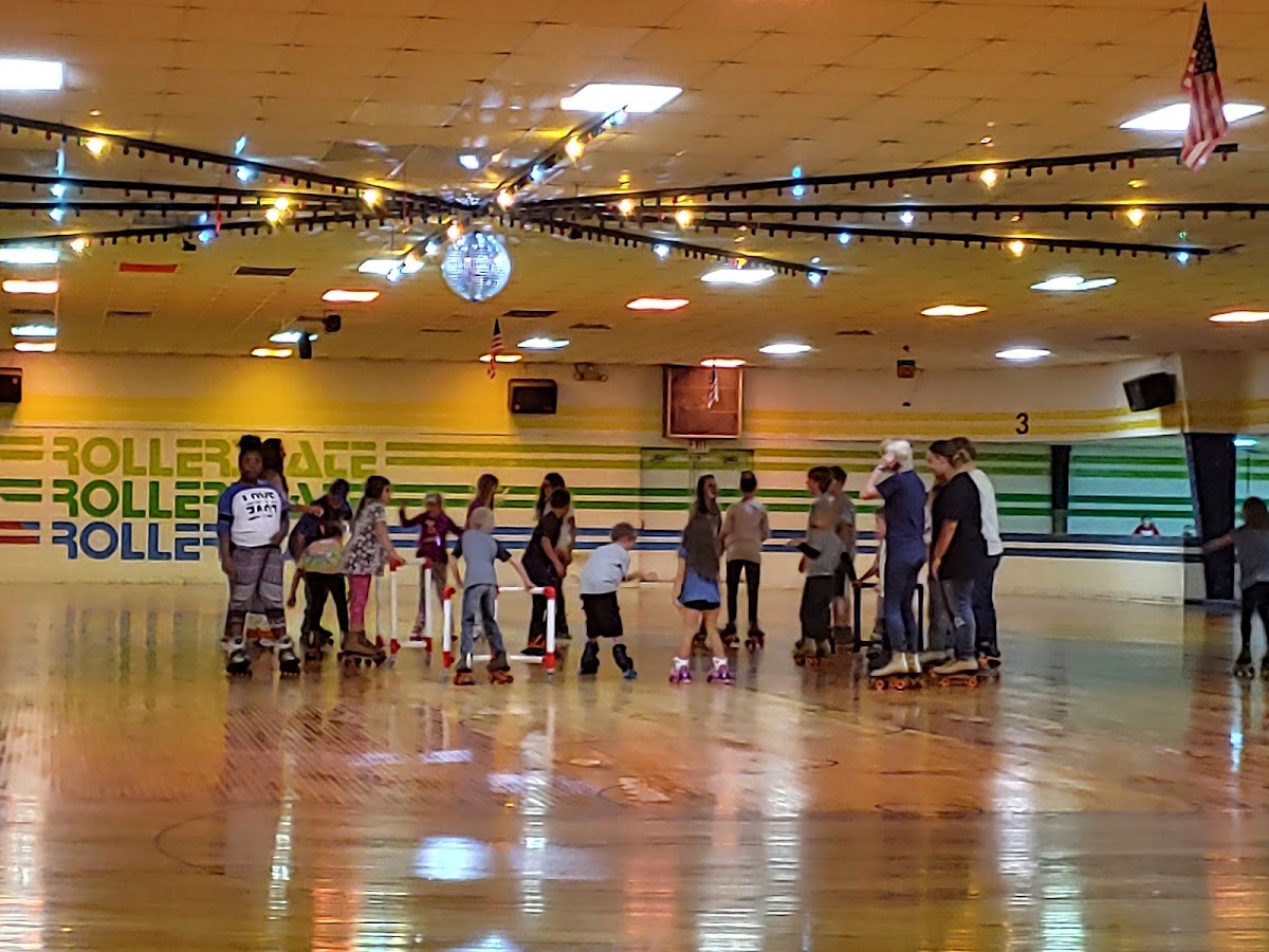 Valley skating center