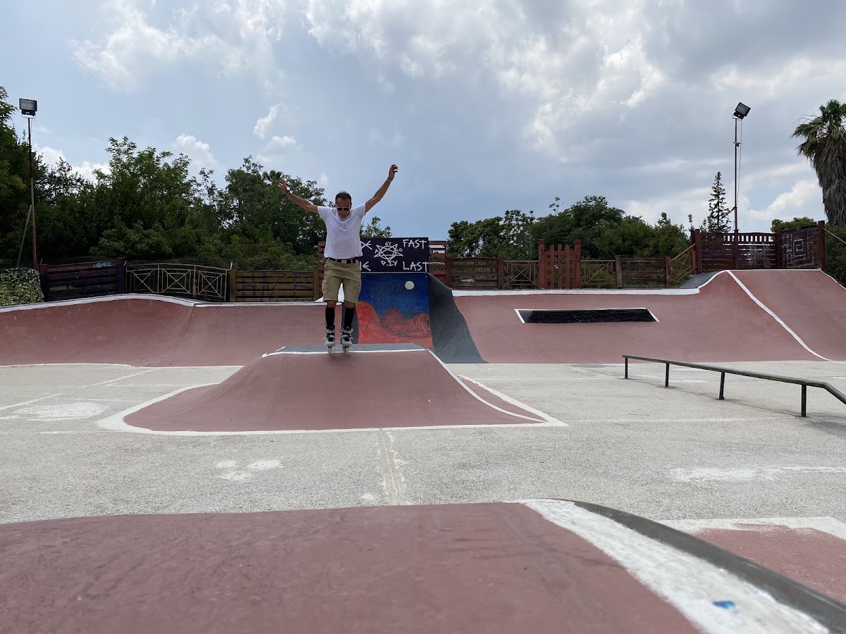 Veikou Grove DIY Skatepark